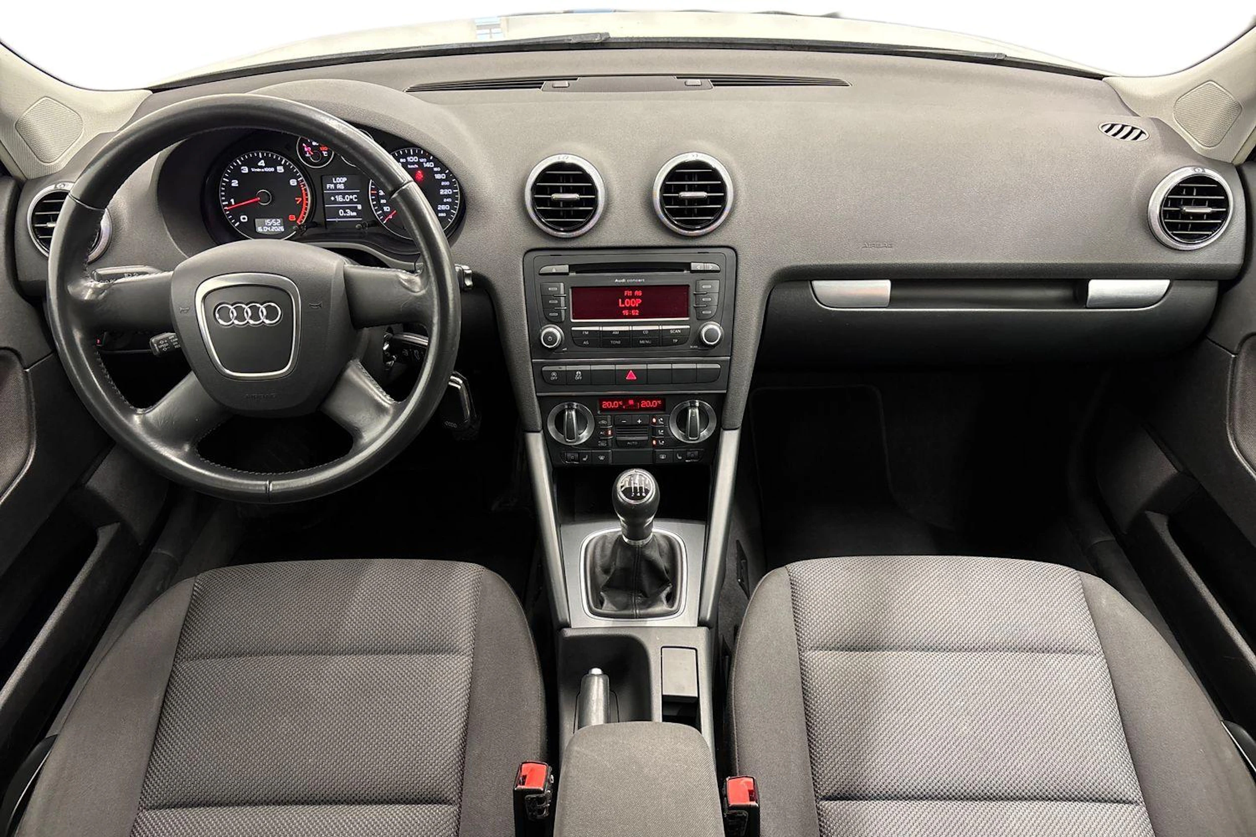 valkoinen Audi A3 2012 kuva 12.