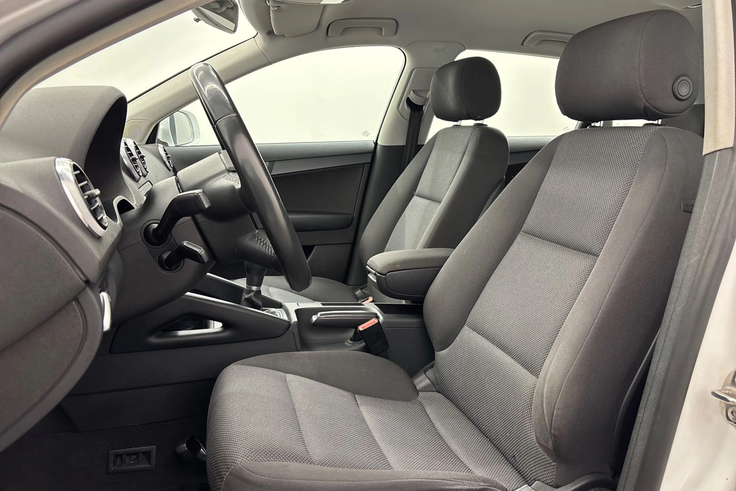 valkoinen Audi A3 2012 kuva 18.