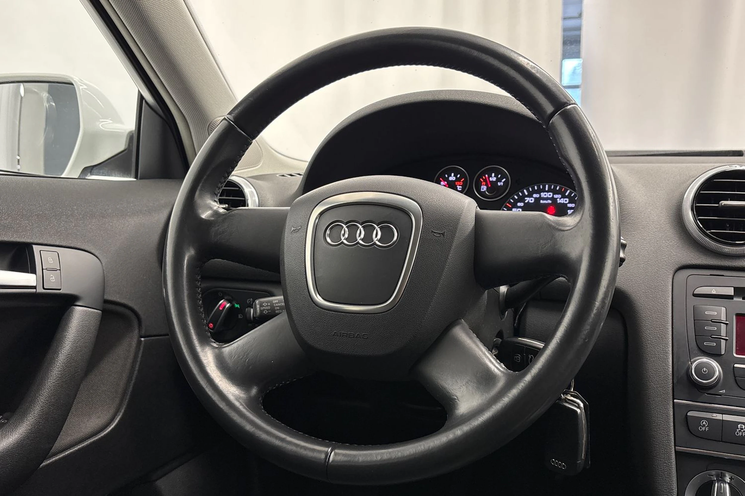 valkoinen Audi A3 2012 kuva 19.