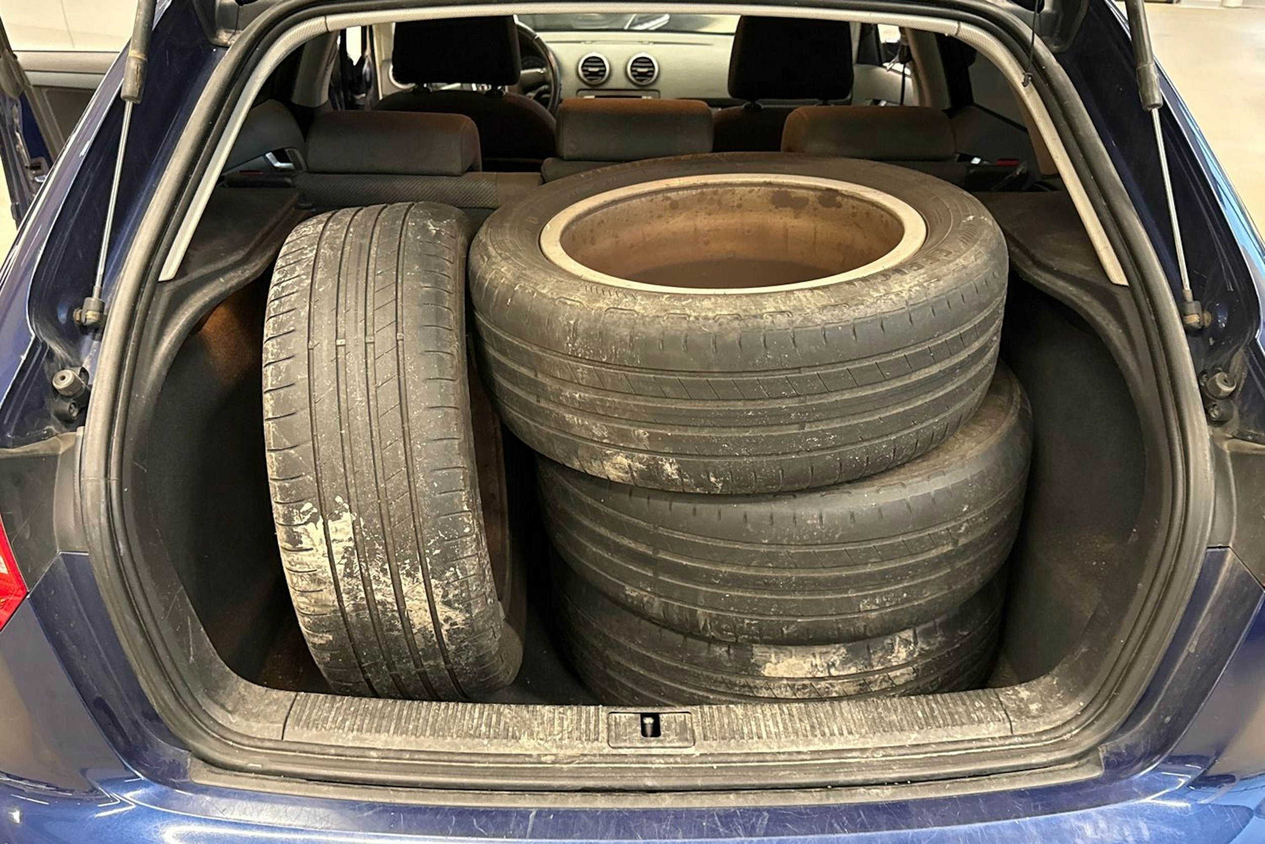 Sininen Audi A3 2012 kuva 18.