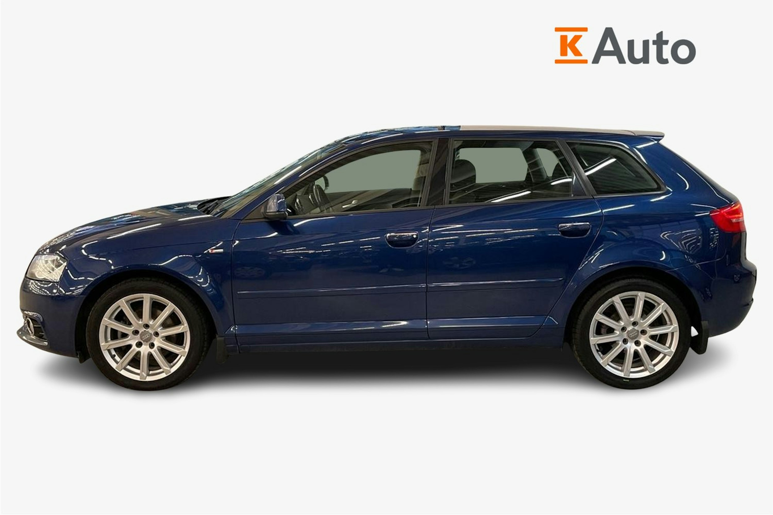 Sininen Audi A3 2012 kuva 6.