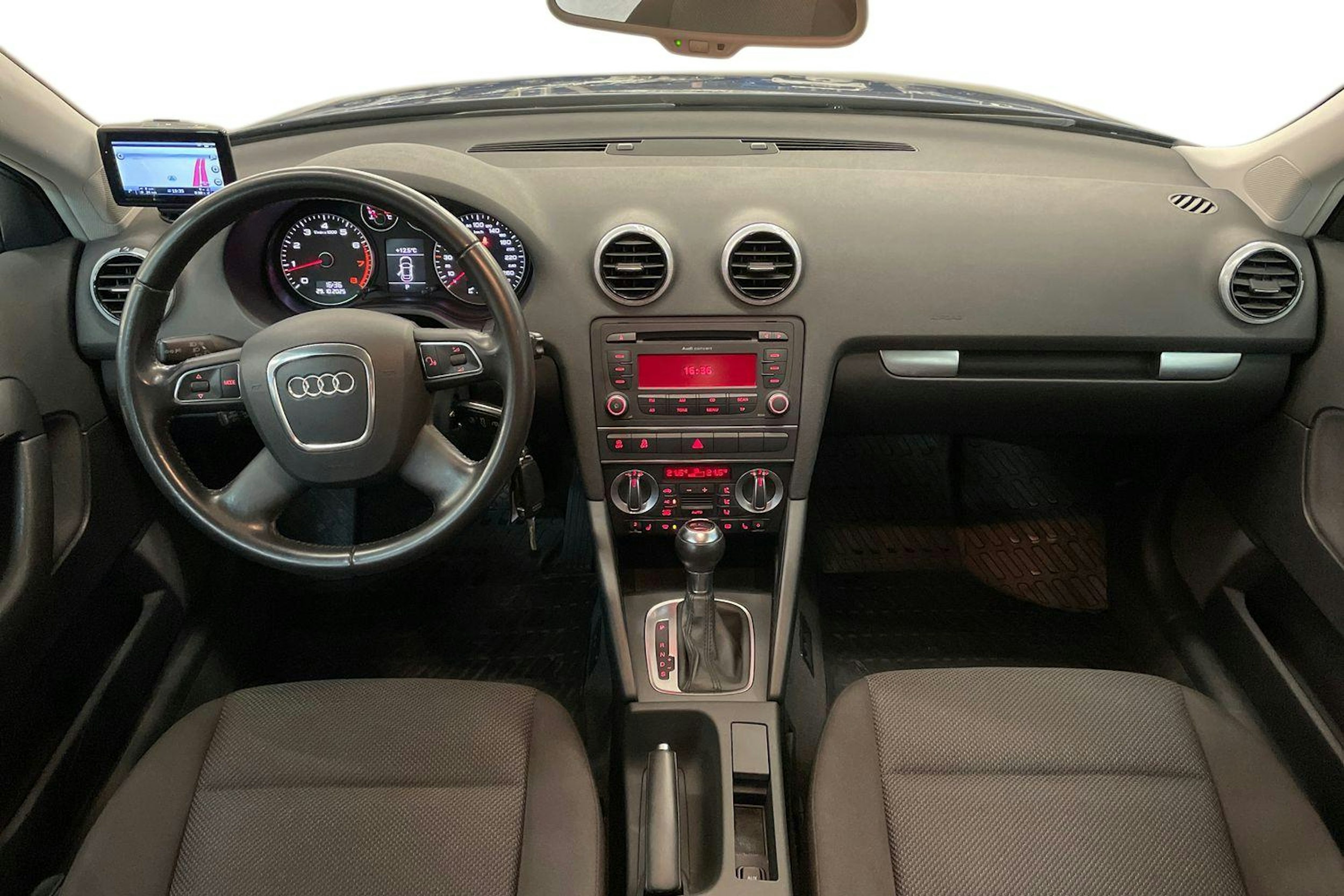 Sininen Audi A3 2012 kuva 9.