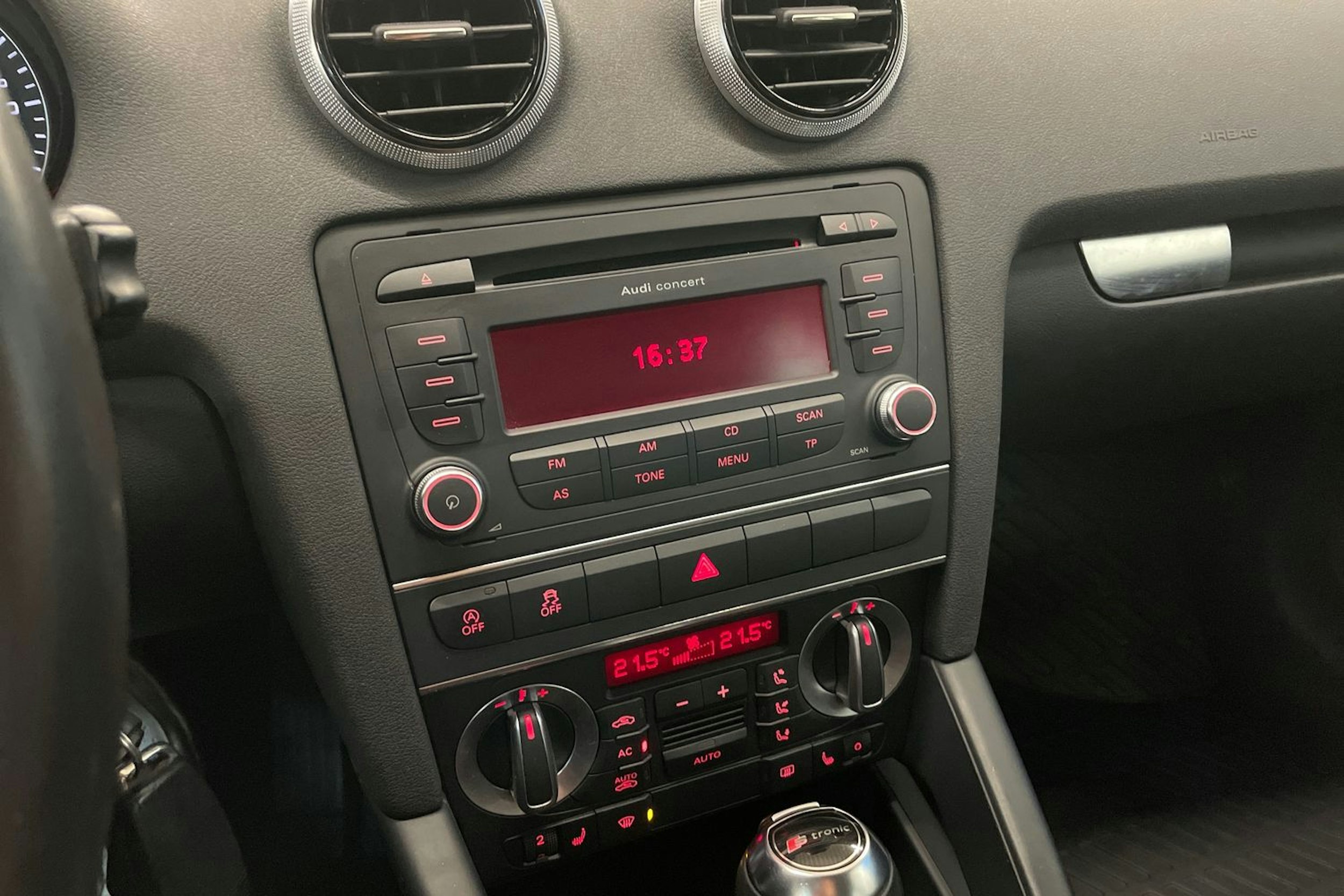 Sininen Audi A3 2012 kuva 15.