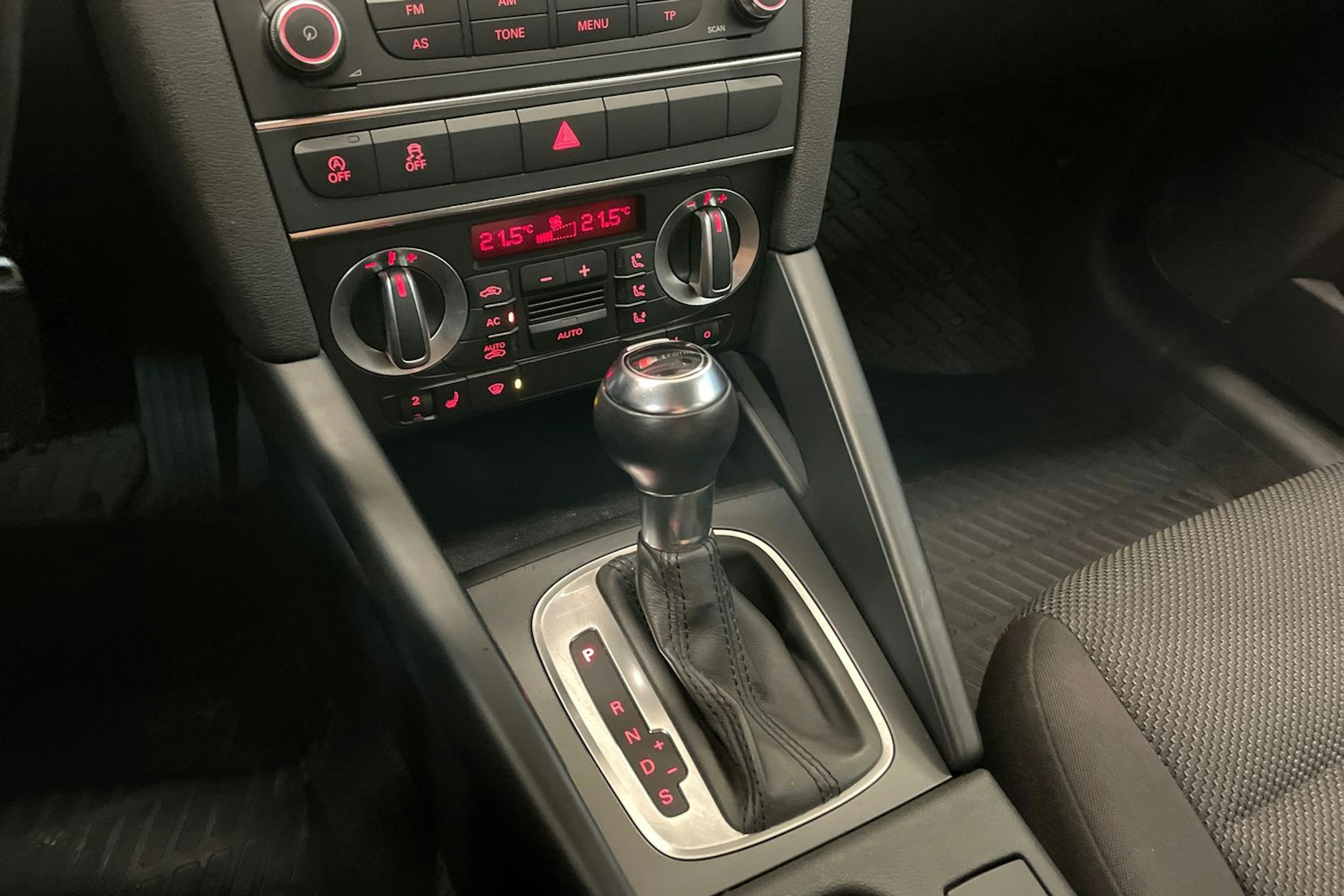 Sininen Audi A3 2012 kuva 17.