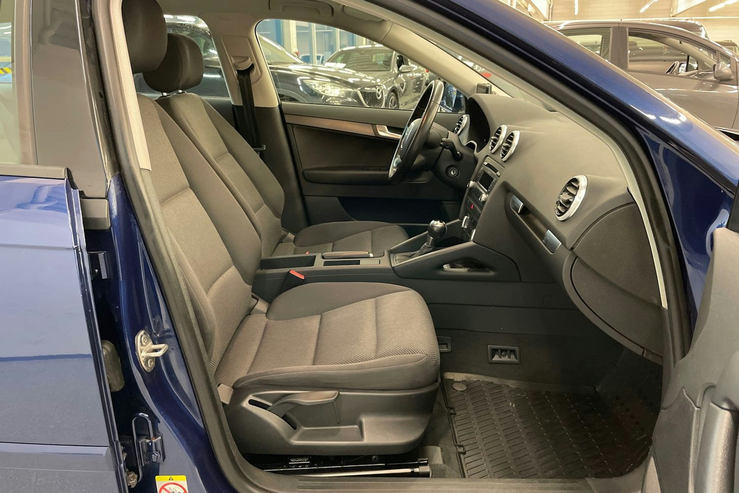 Sininen Audi A3 2012 kuva 20.