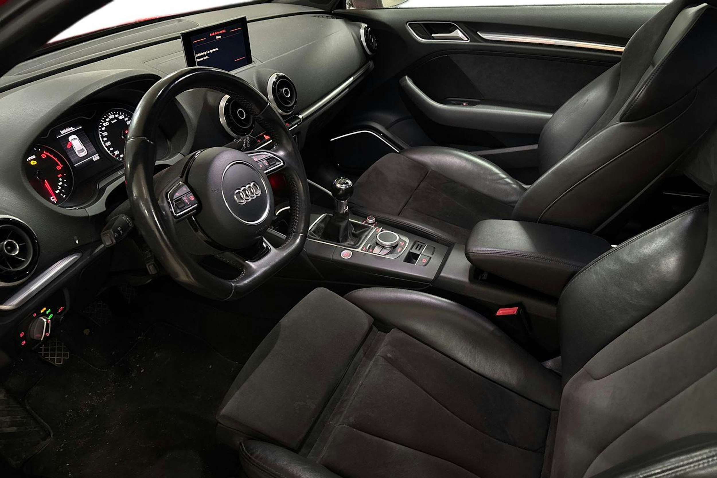 punainen Audi A3 2012 kuva 3.