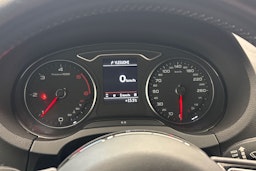 punainen Audi A3 2012 kuva 15.