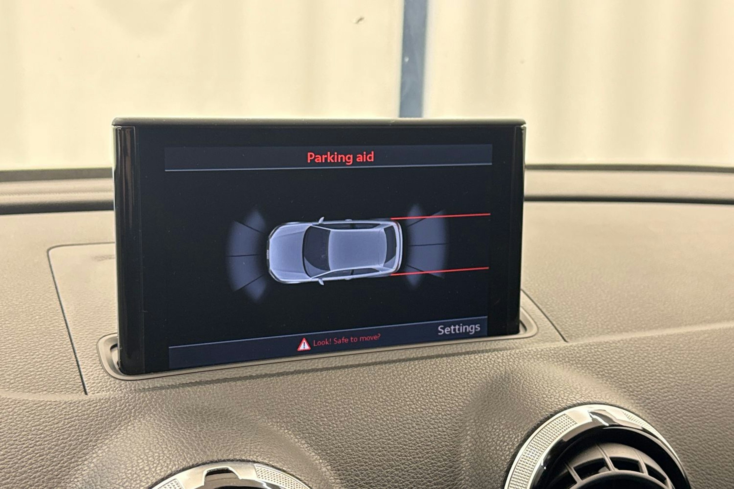 punainen Audi A3 2012 kuva 21.