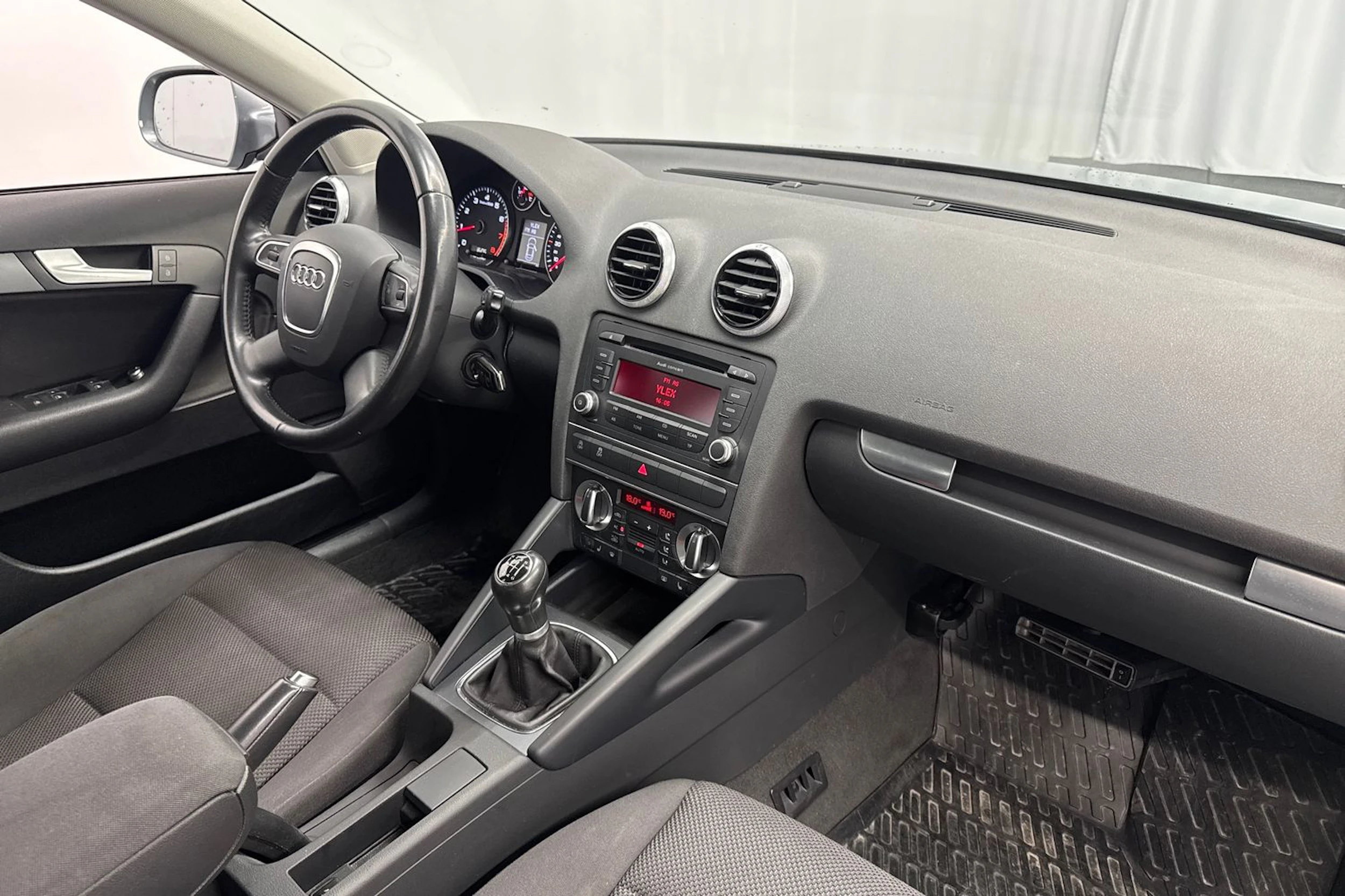 harmaa Audi A3 2012 kuva 11.