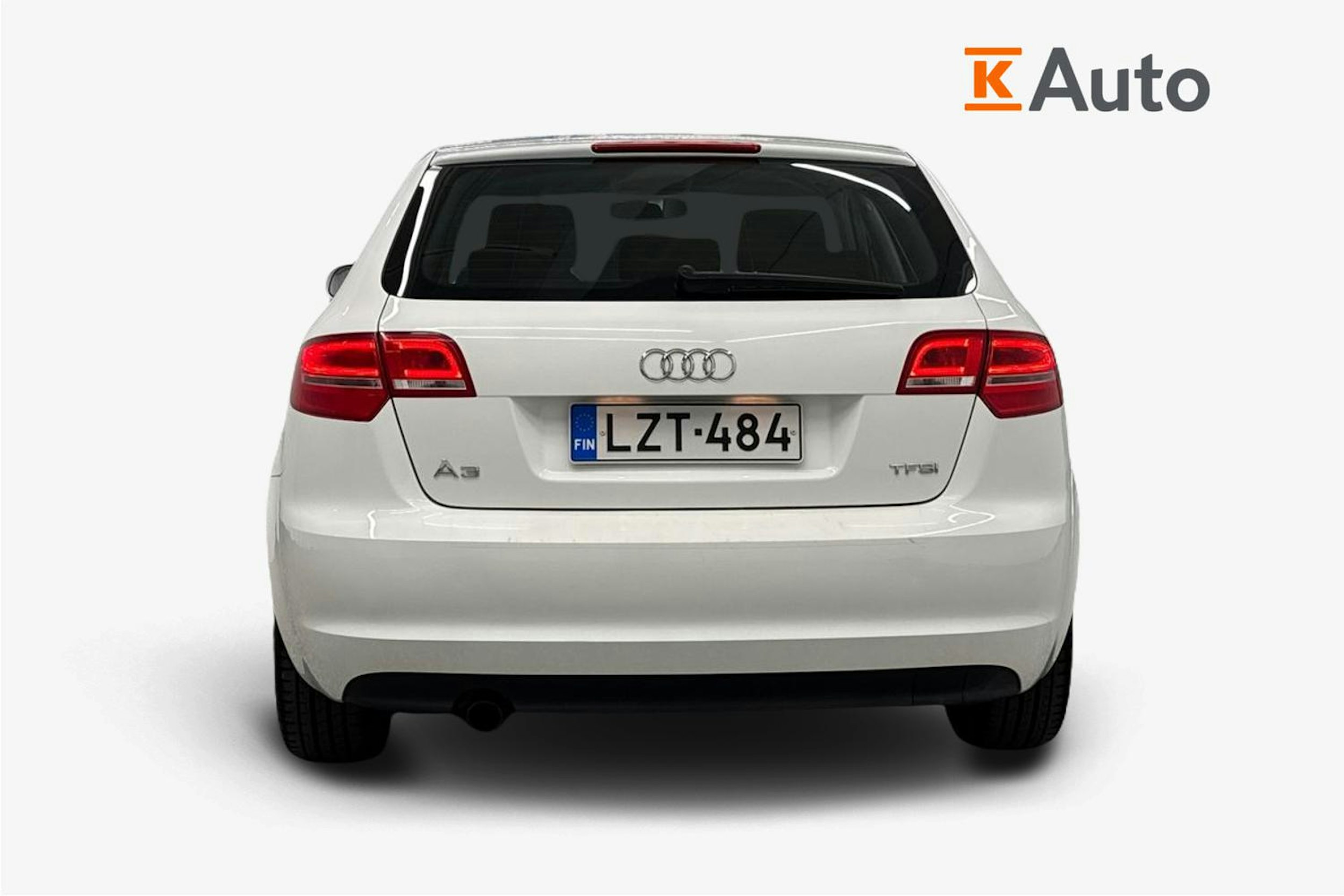 valkoinen Audi A3 2012 kuva 3.