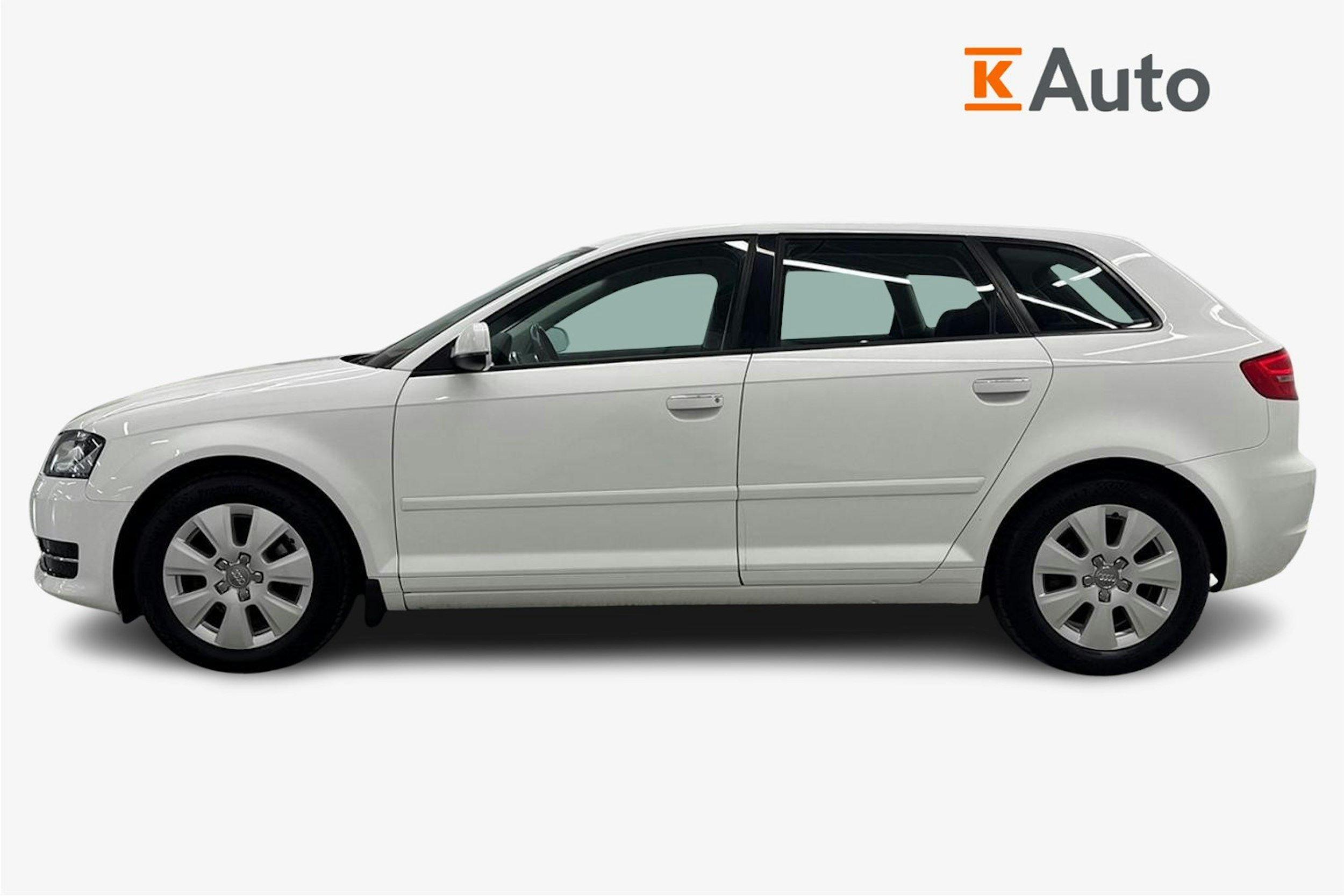 valkoinen Audi A3 2012 kuva 6.
