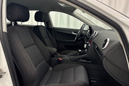 valkoinen Audi A3 2012 kuva 13.