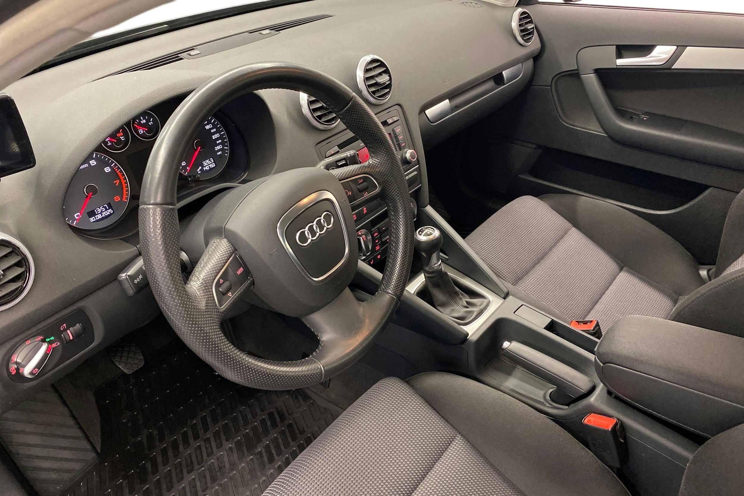 Musta Audi A3 2012 kuva 7.