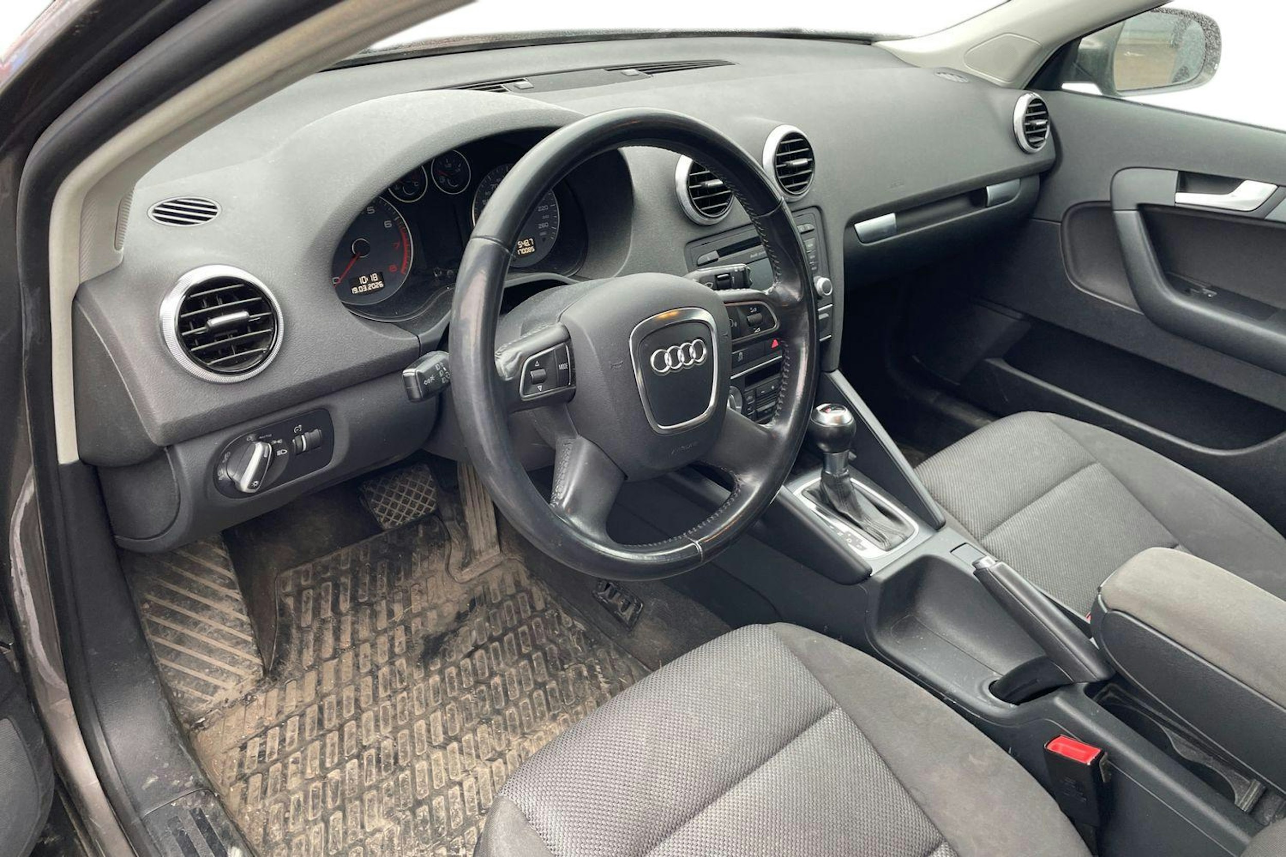 harmaa Audi A3 2012 kuva 3.