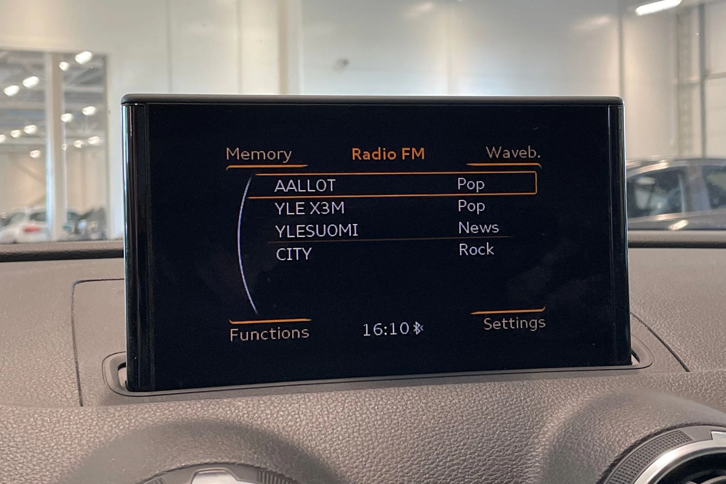 valkoinen Audi A3 2013 kuva 22.
