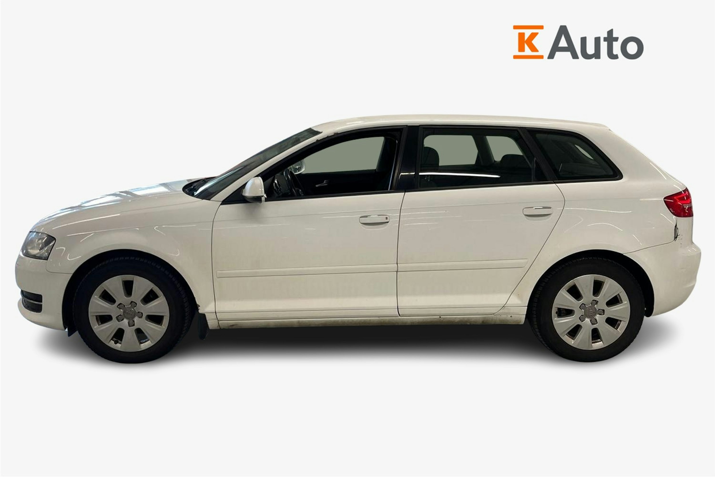 valkoinen Audi A3 2012 kuva 6.