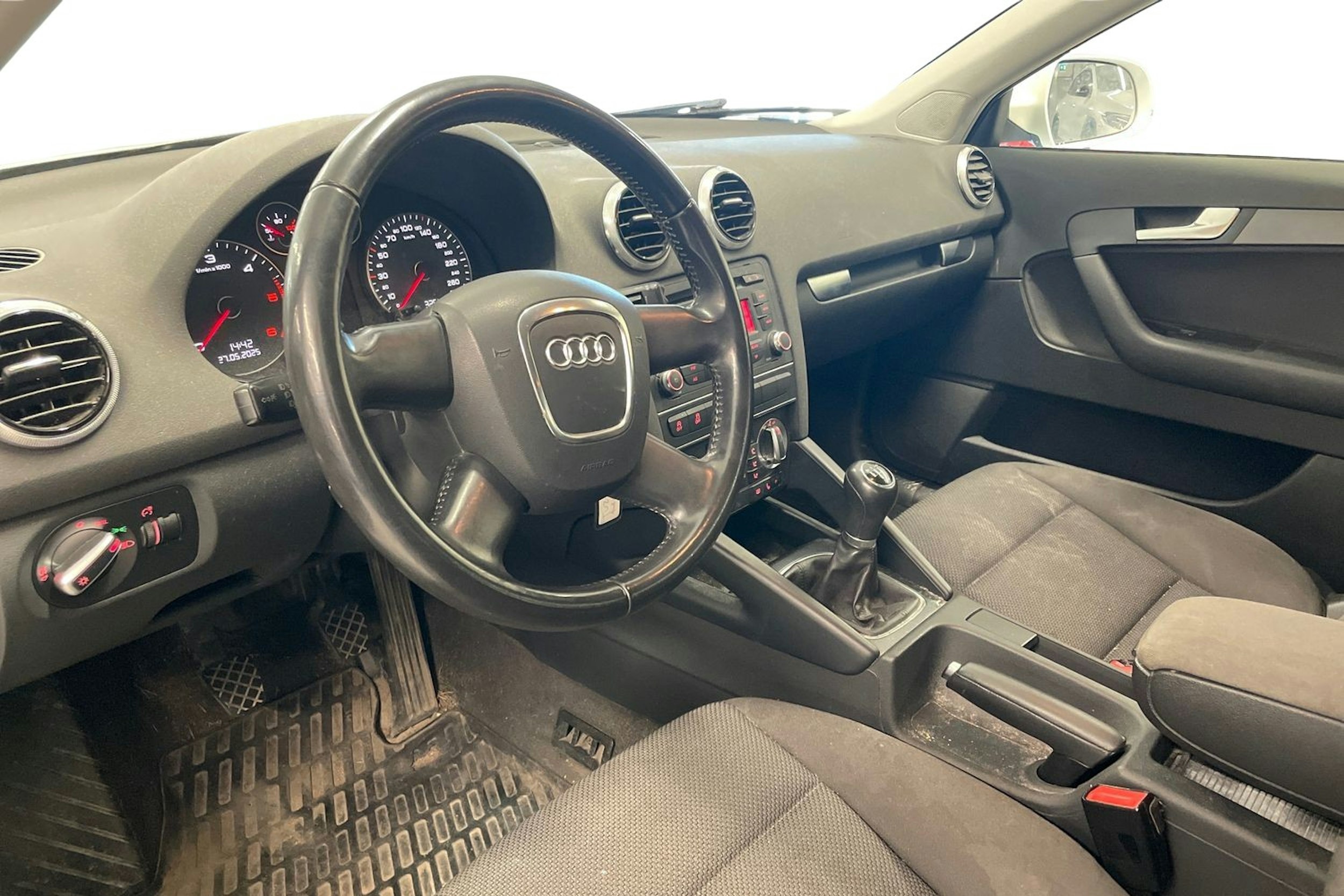 valkoinen Audi A3 2012 kuva 7.