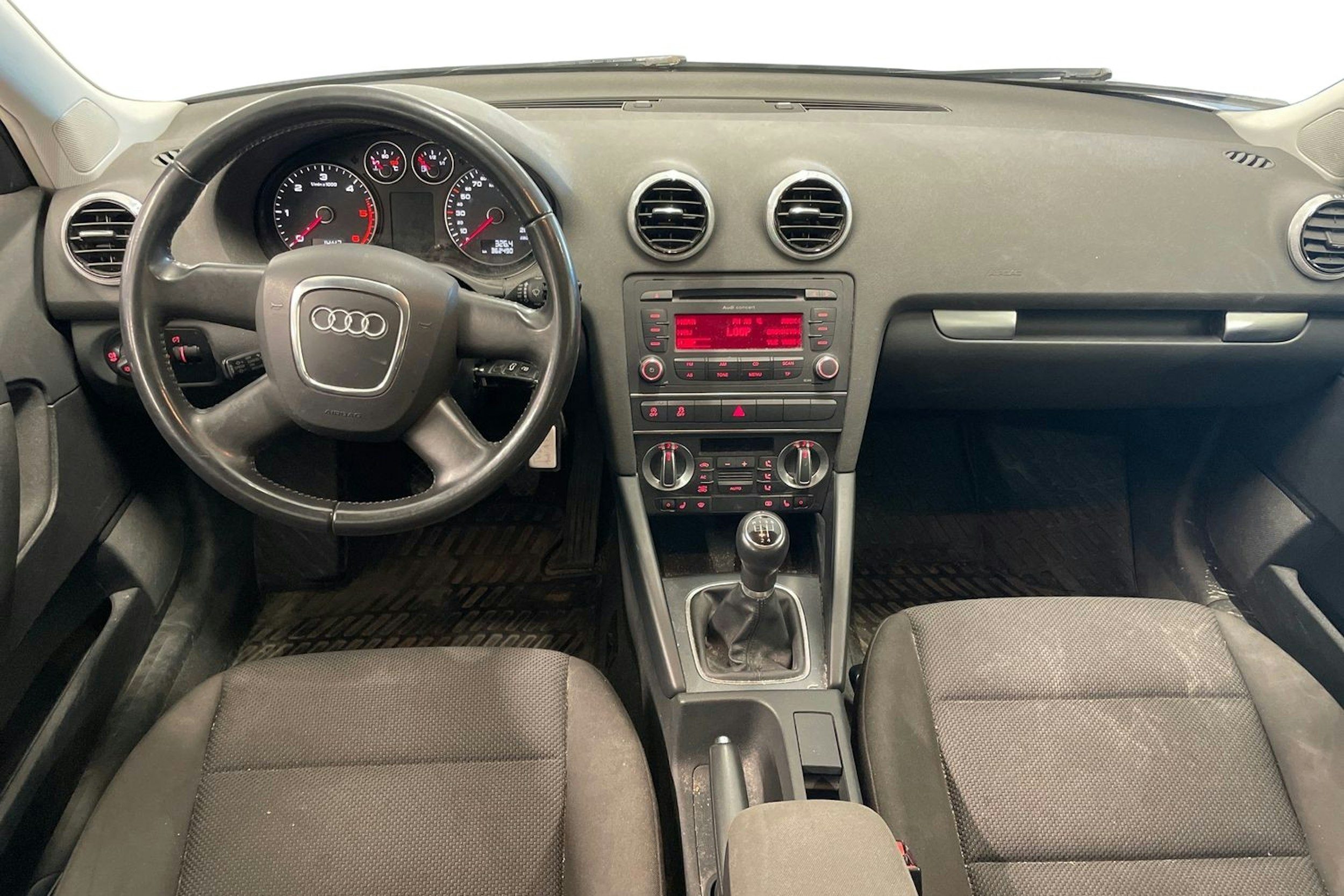 valkoinen Audi A3 2012 kuva 9.
