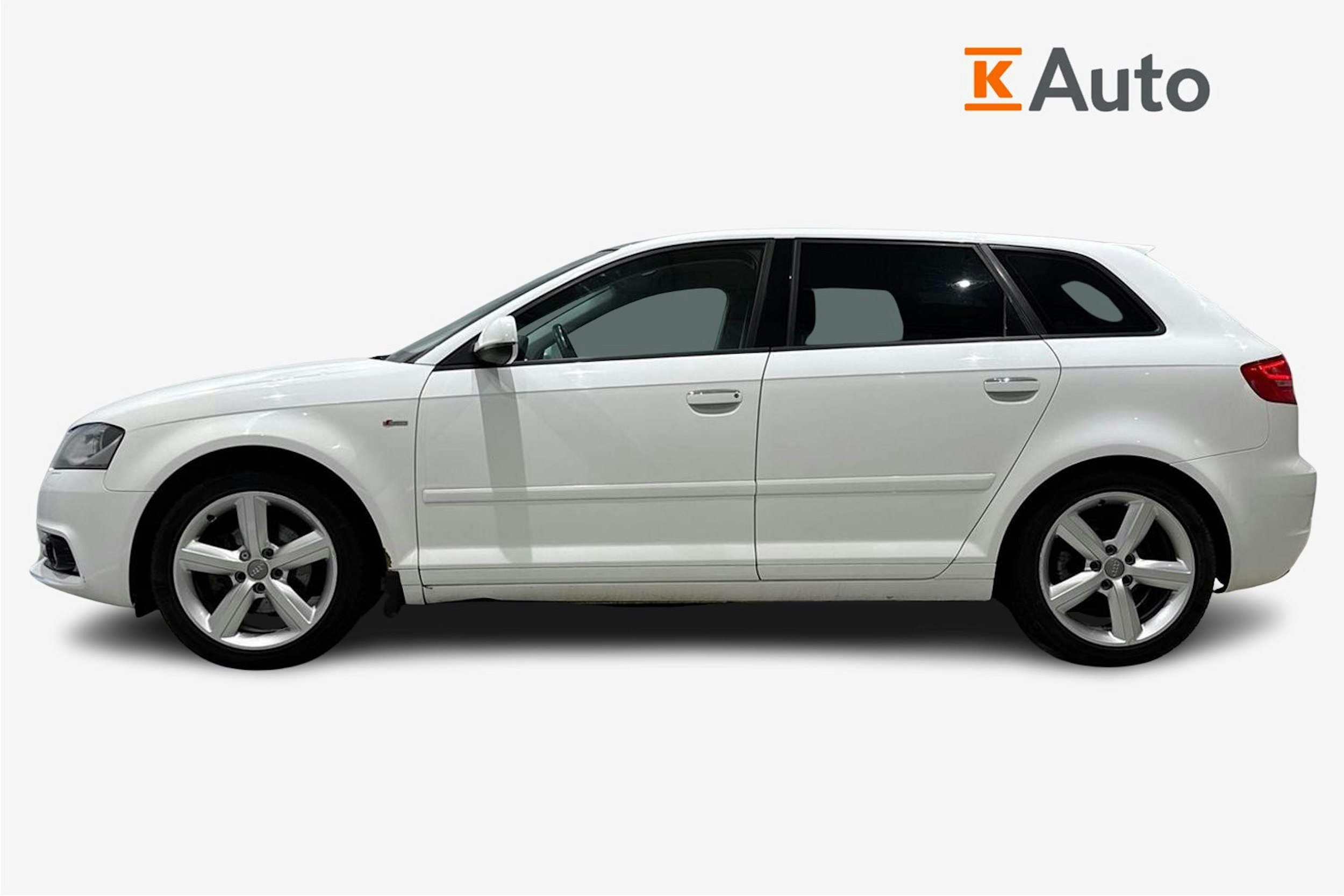 valkoinen Audi A3 2012 kuva 6.