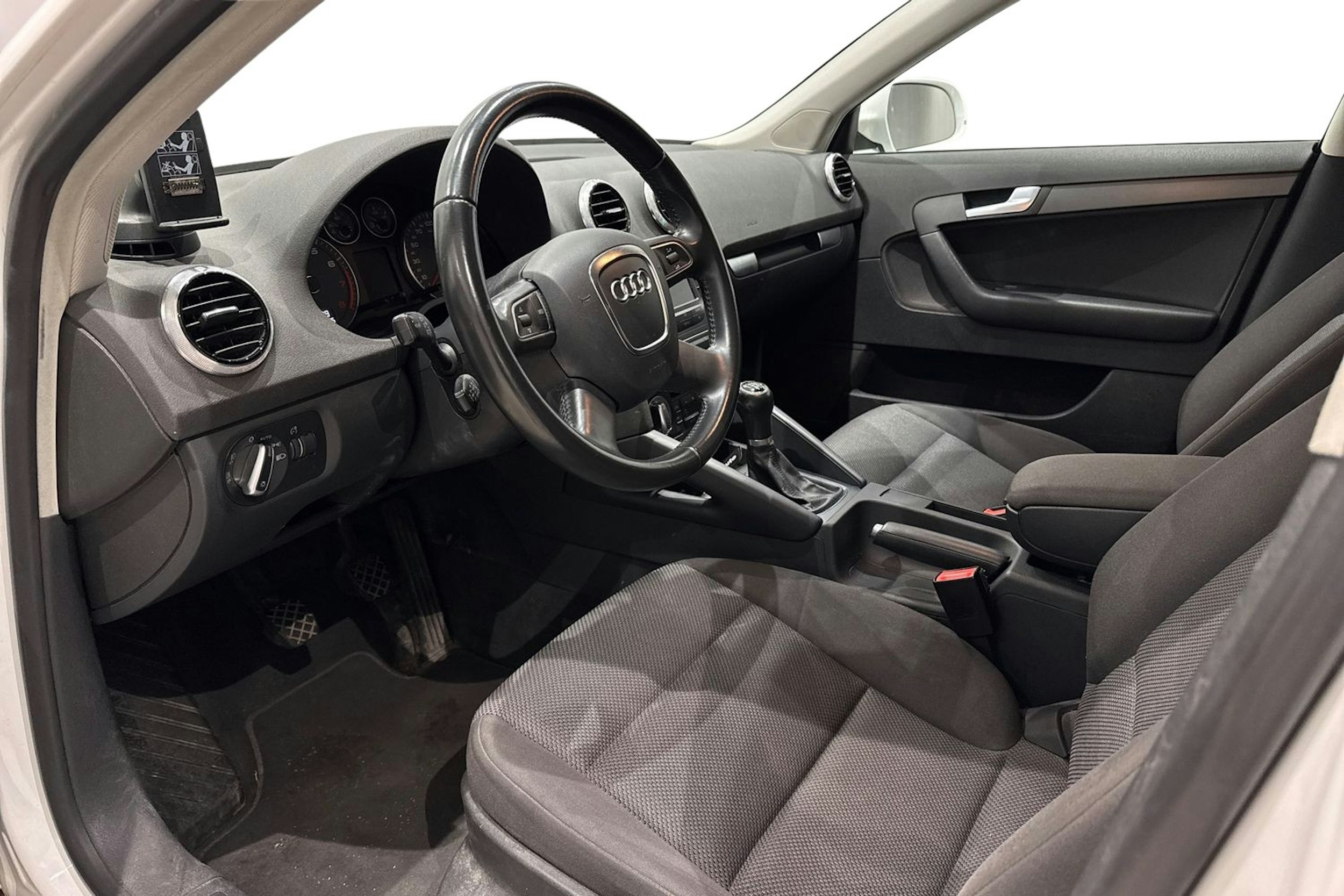 valkoinen Audi A3 2012 kuva 7.