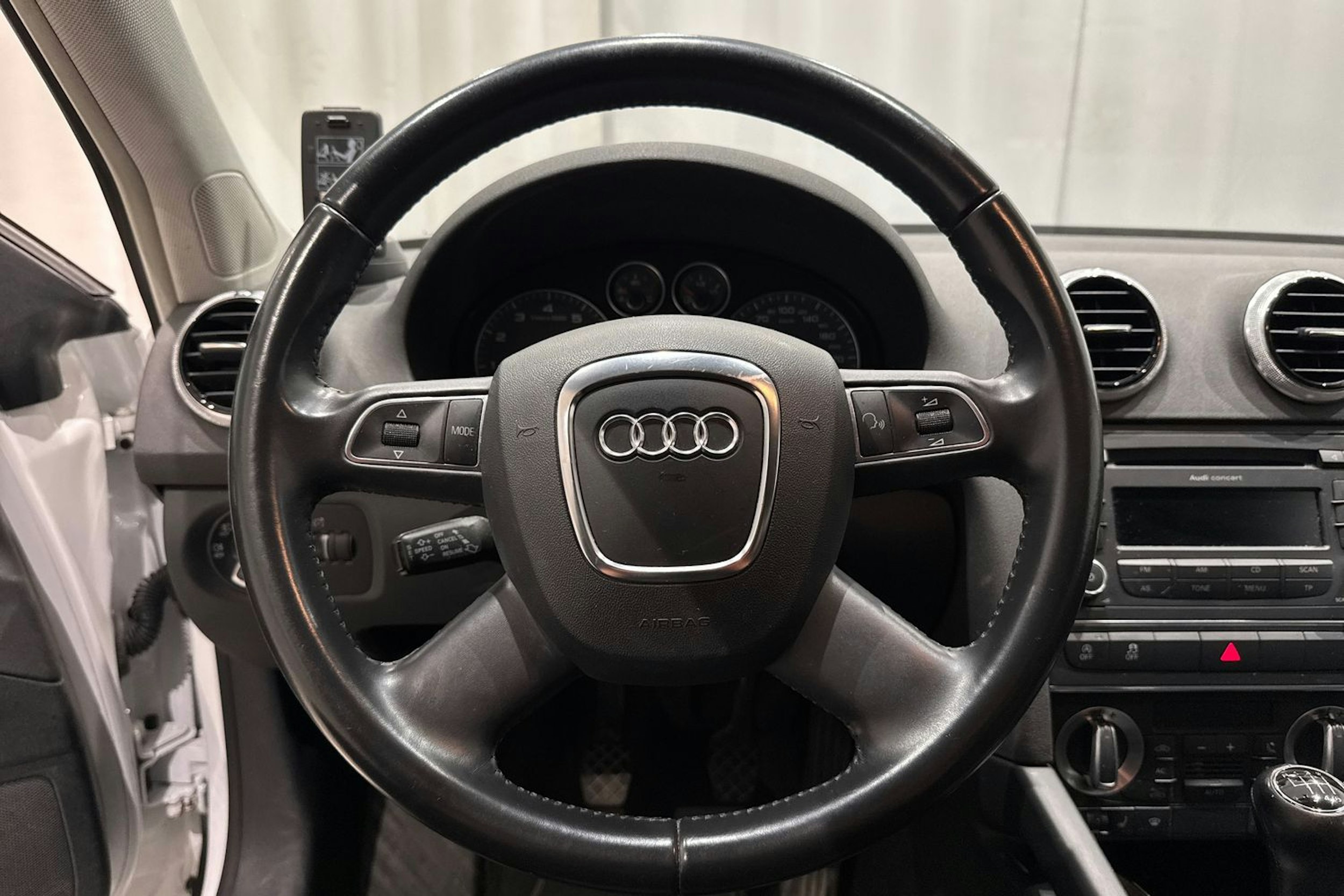 valkoinen Audi A3 2012 kuva 15.