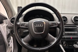 valkoinen Audi A3 2012 kuva 15.