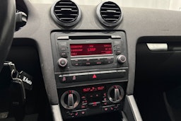 valkoinen Audi A3 2012 kuva 17.