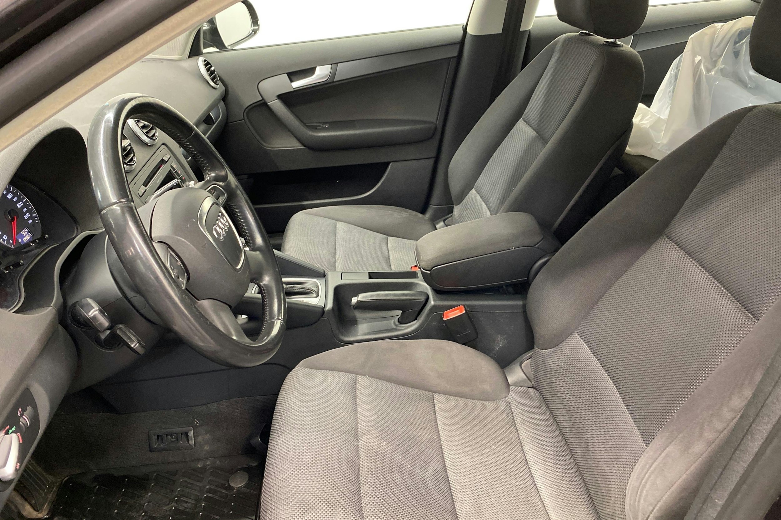 harmaa Audi A3 2012 kuva 10.