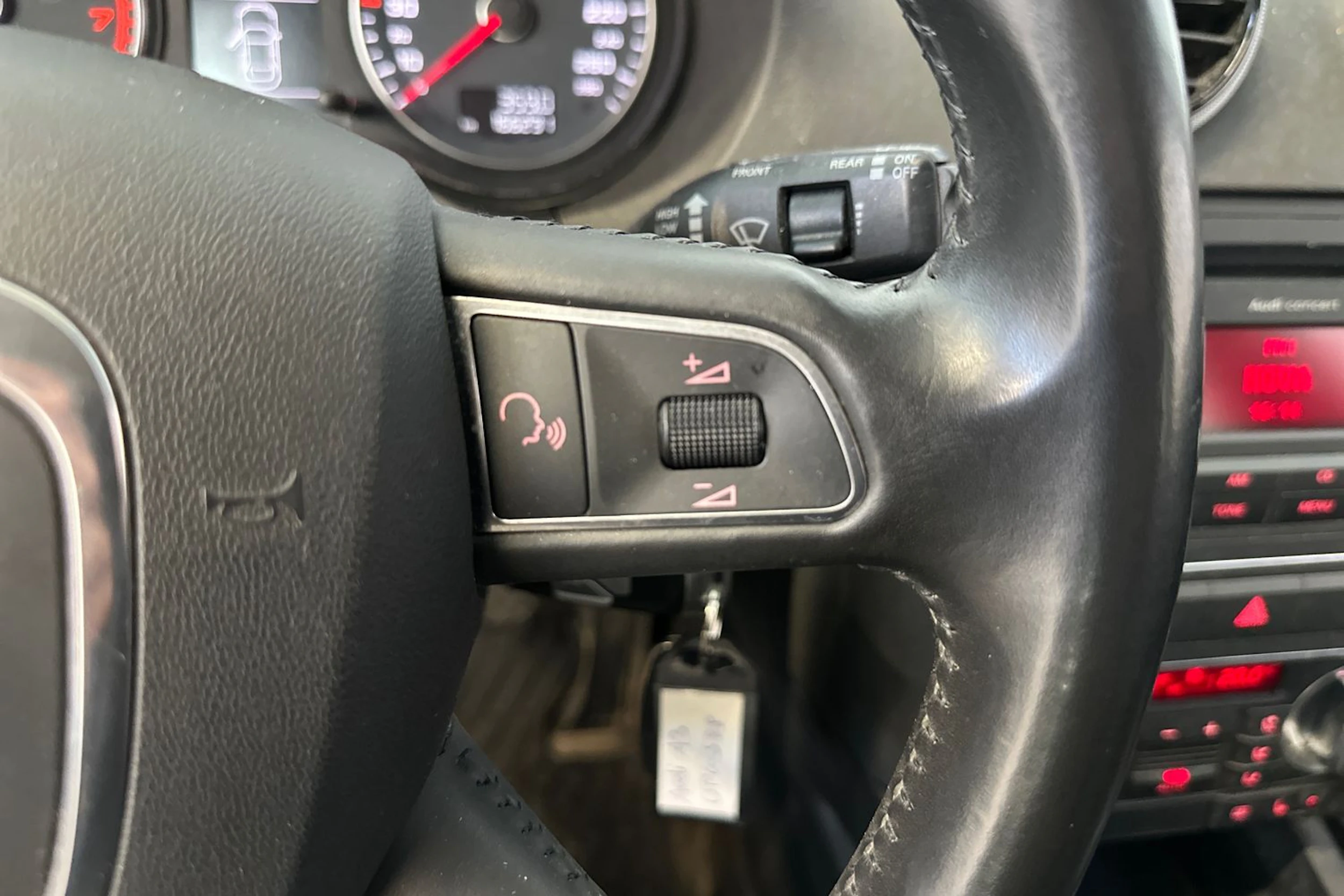 Punainen Audi A3 2012 kuva 16.