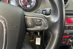 Punainen Audi A3 2012 kuva 16.