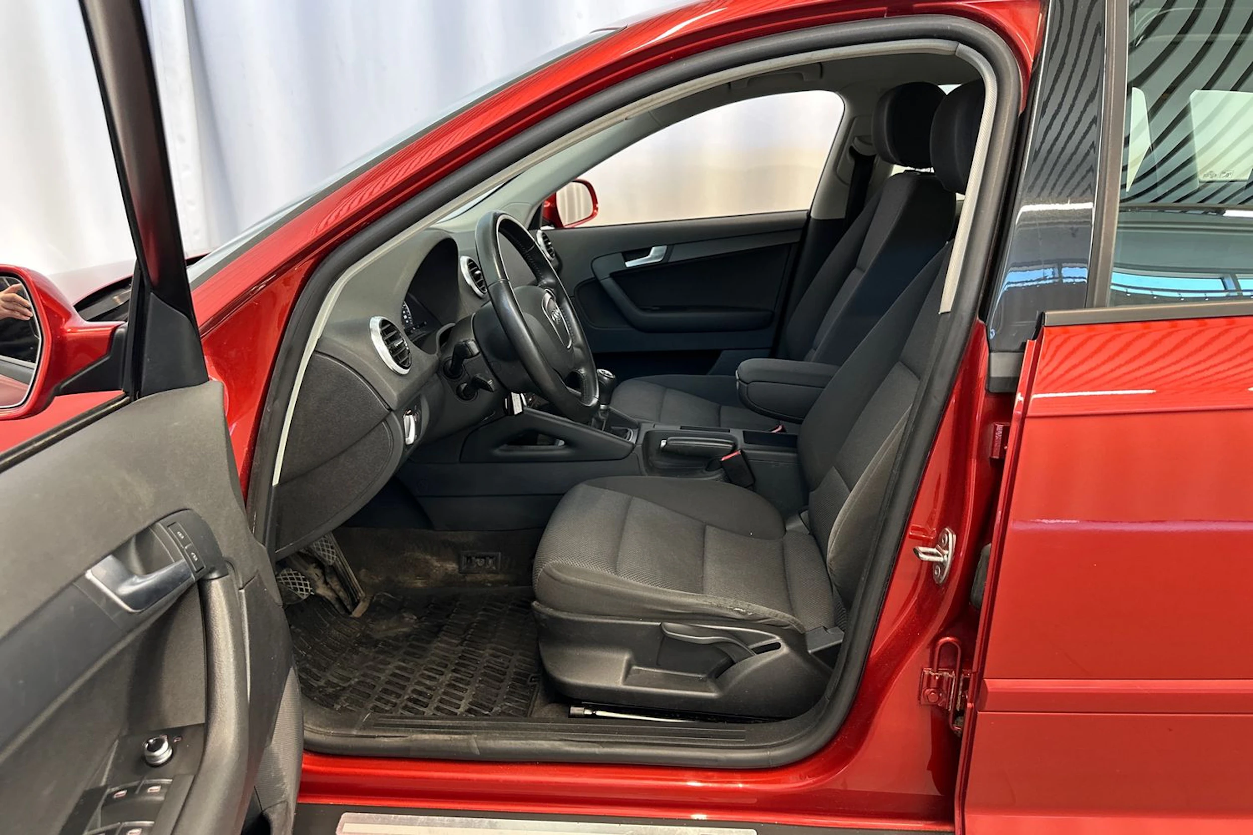 Punainen Audi A3 2012 kuva 22.