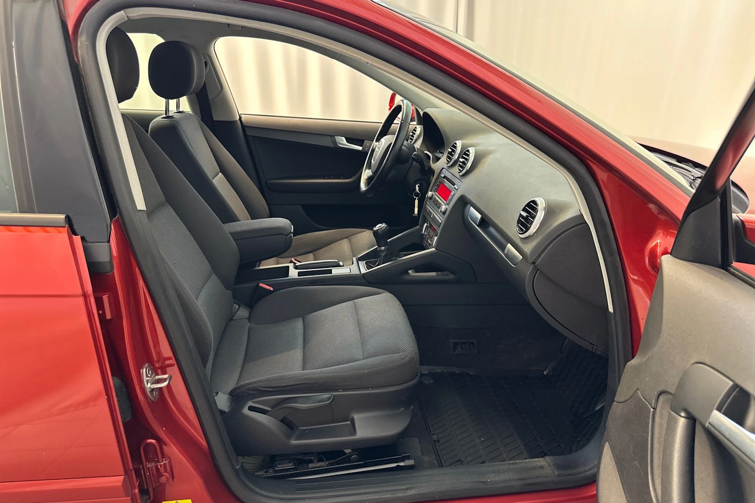 Punainen Audi A3 2012 kuva 26.