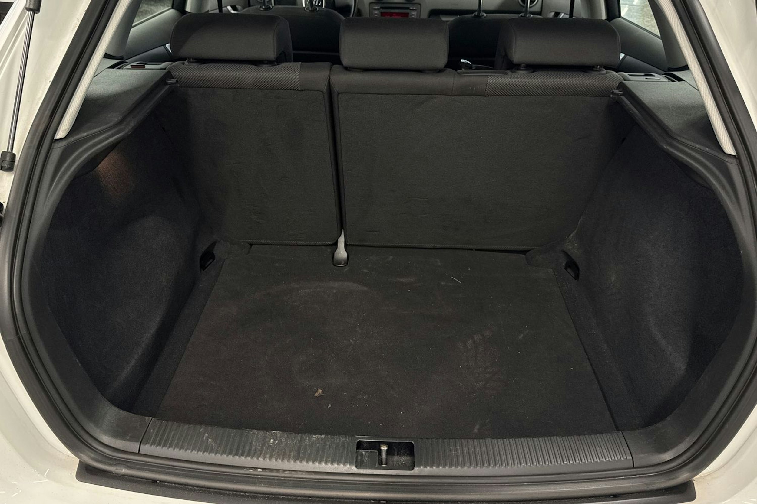 Valkoinen Audi A3 2012 kuva 25.