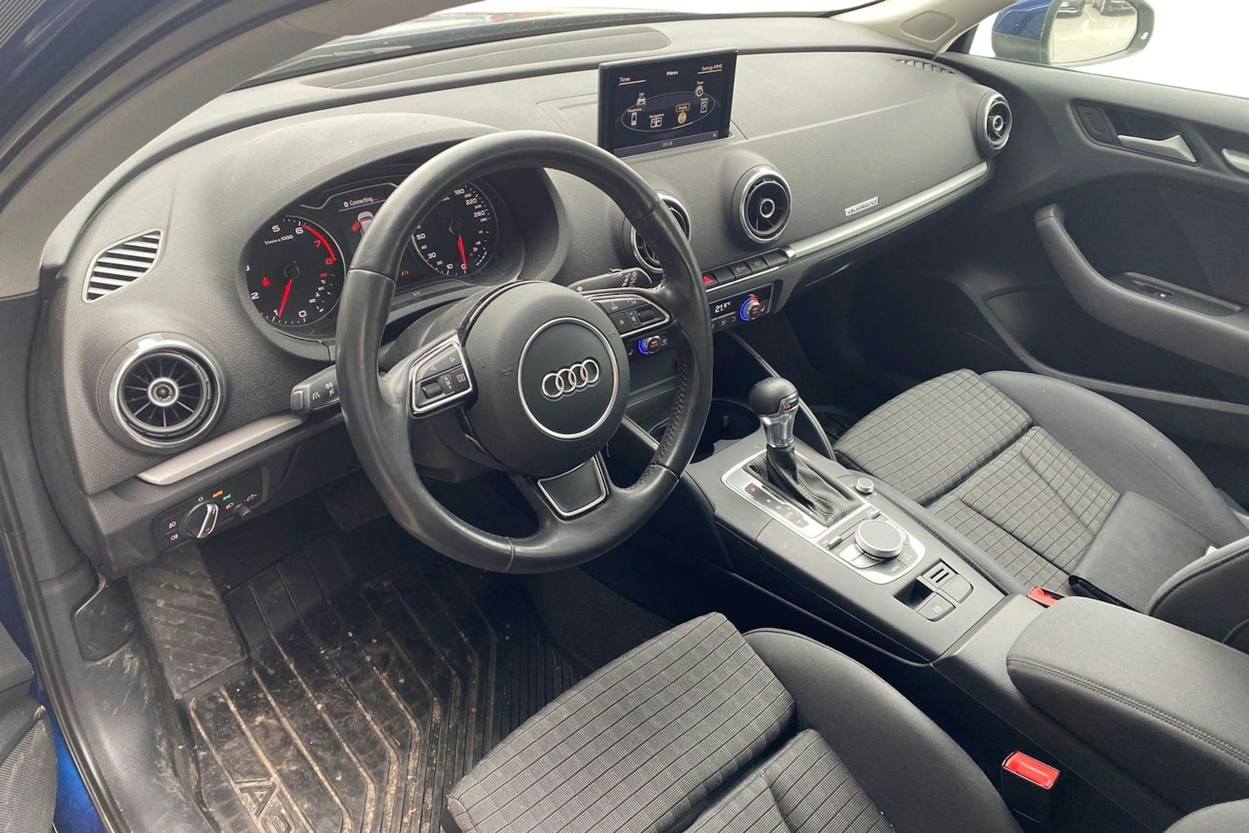 Sininen Audi A3 2013 kuva 3.