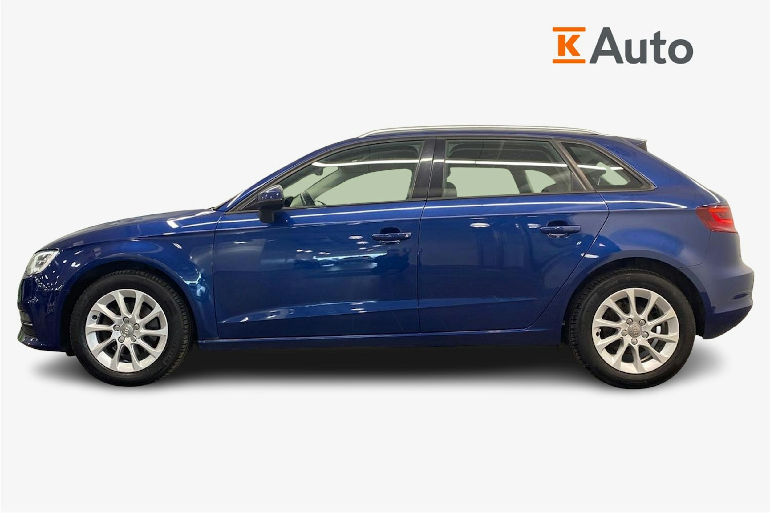 sininen Audi A3 2013 kuva 6.