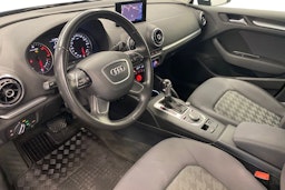 sininen Audi A3 2013 kuva 7.