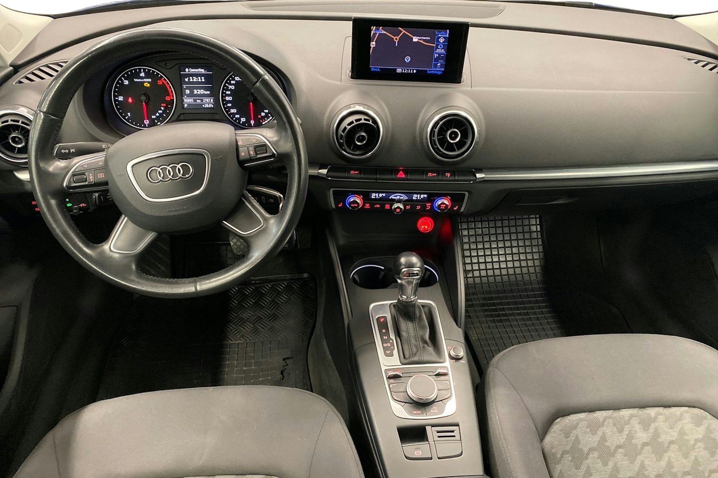 sininen Audi A3 2013 kuva 9.
