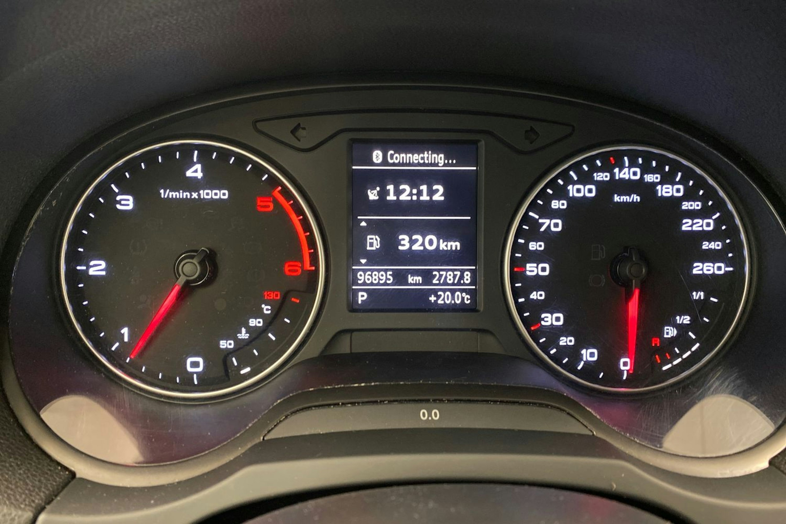 sininen Audi A3 2013 kuva 16.