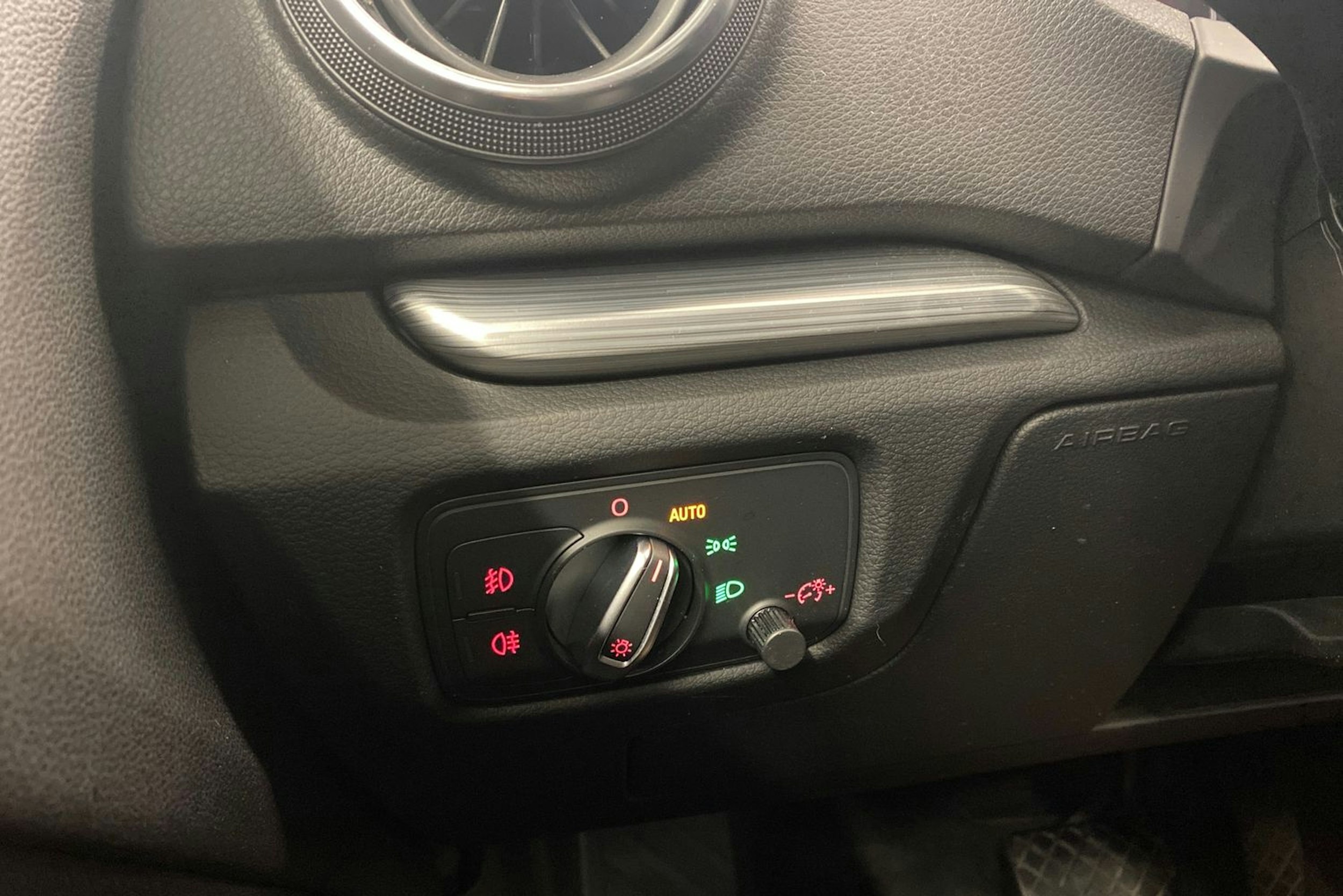 sininen Audi A3 2013 kuva 21.