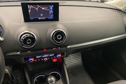 sininen Audi A3 2013 kuva 22.