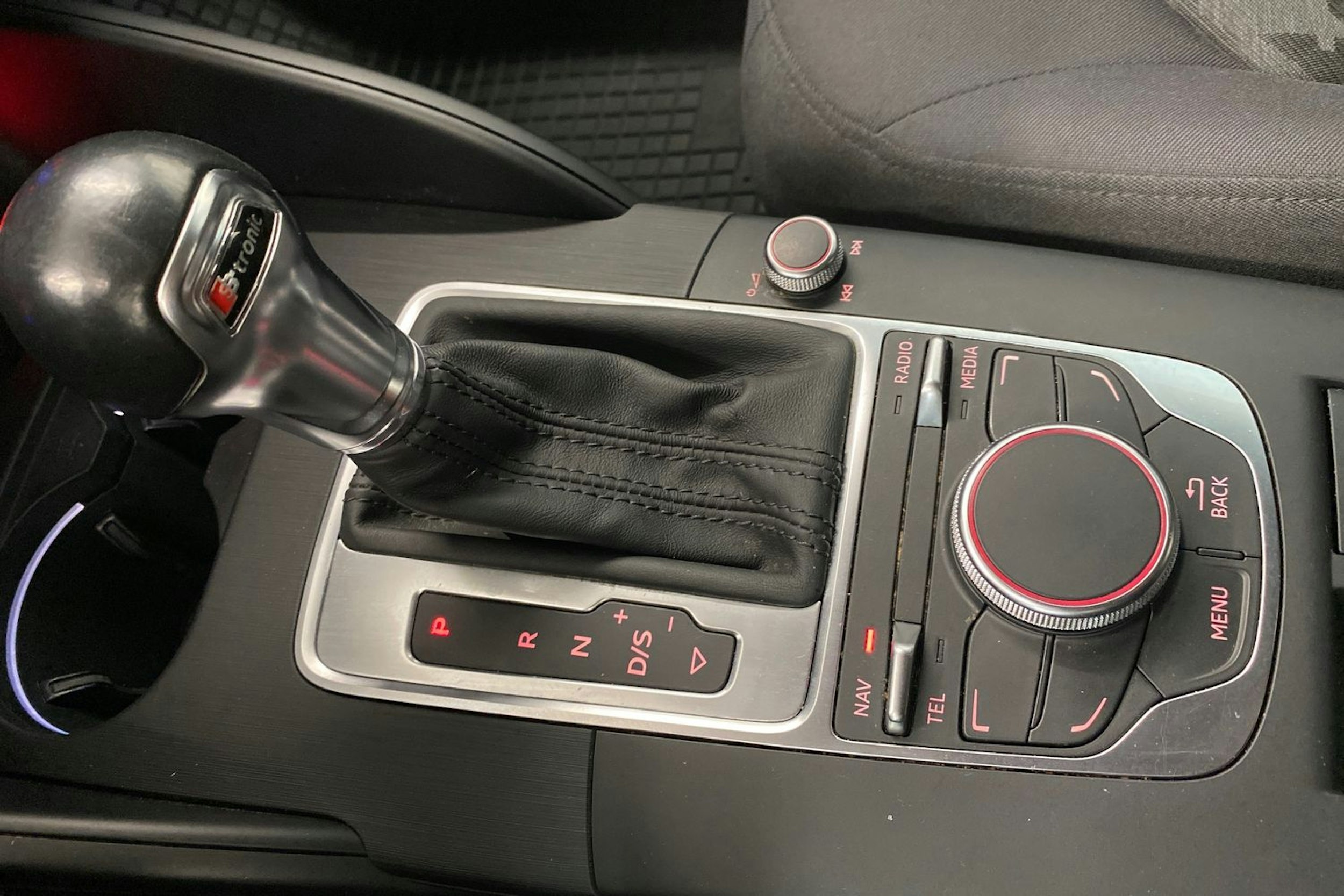 sininen Audi A3 2013 kuva 24.