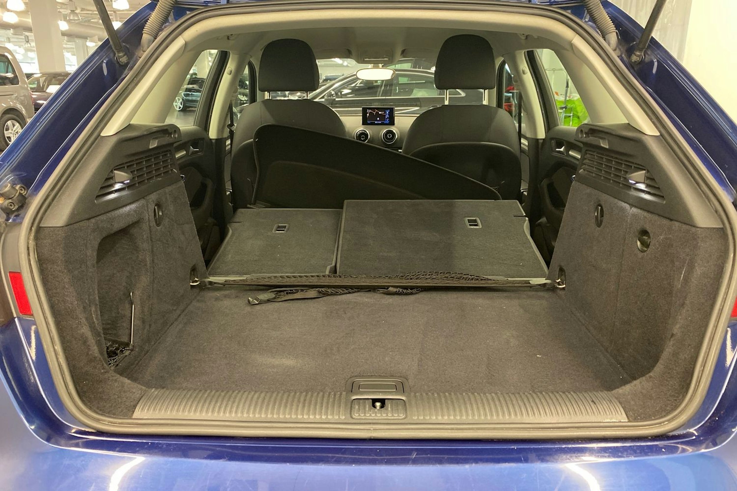 sininen Audi A3 2013 kuva 32.