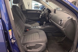 sininen Audi A3 2013 kuva 33.