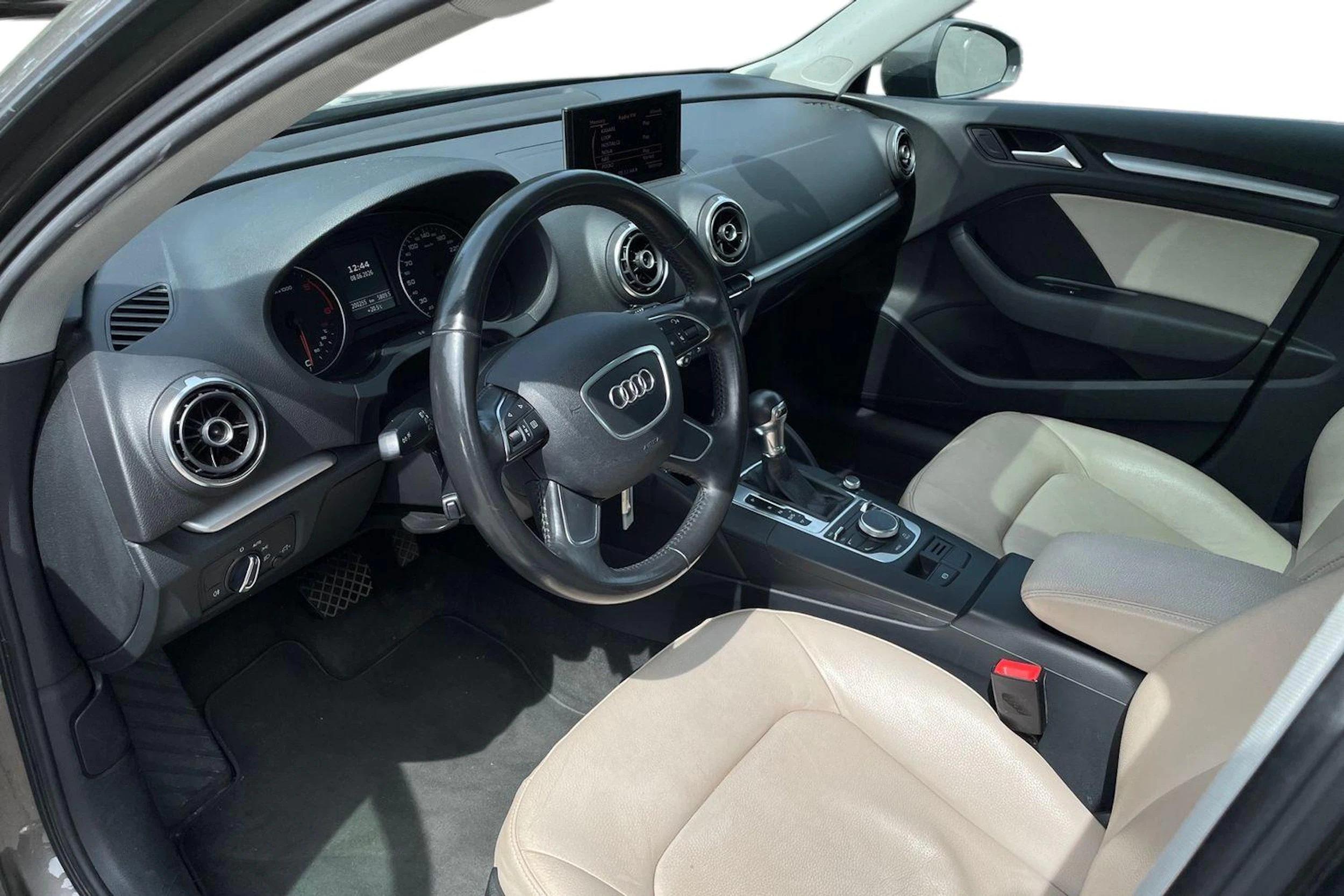 Harmaa Audi A3 2013 kuva 3.