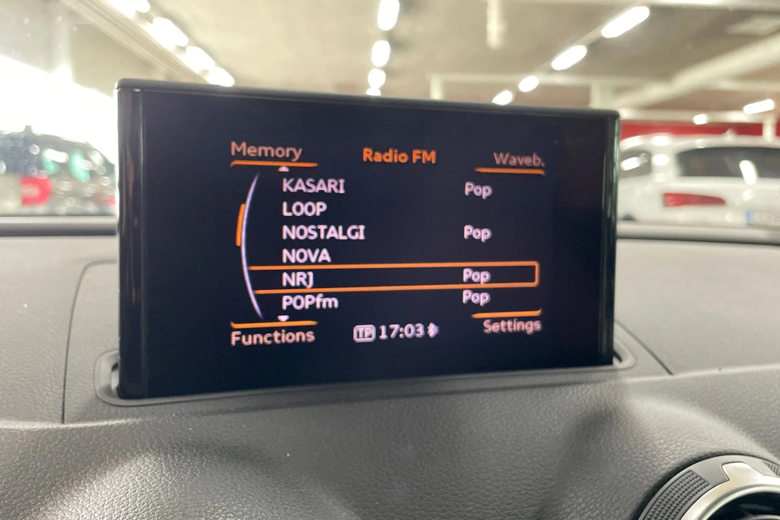 Harmaa Audi A3 2013 kuva 11.
