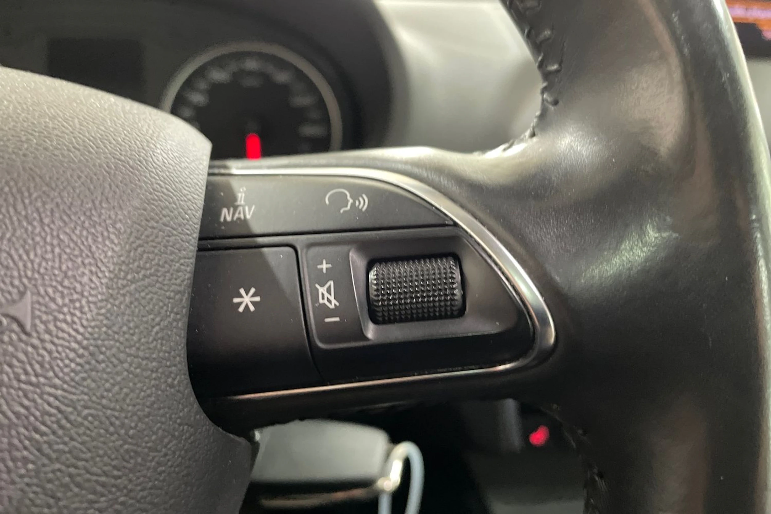 Harmaa Audi A3 2013 kuva 13.