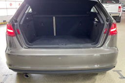 Harmaa Audi A3 2013 kuva 16.