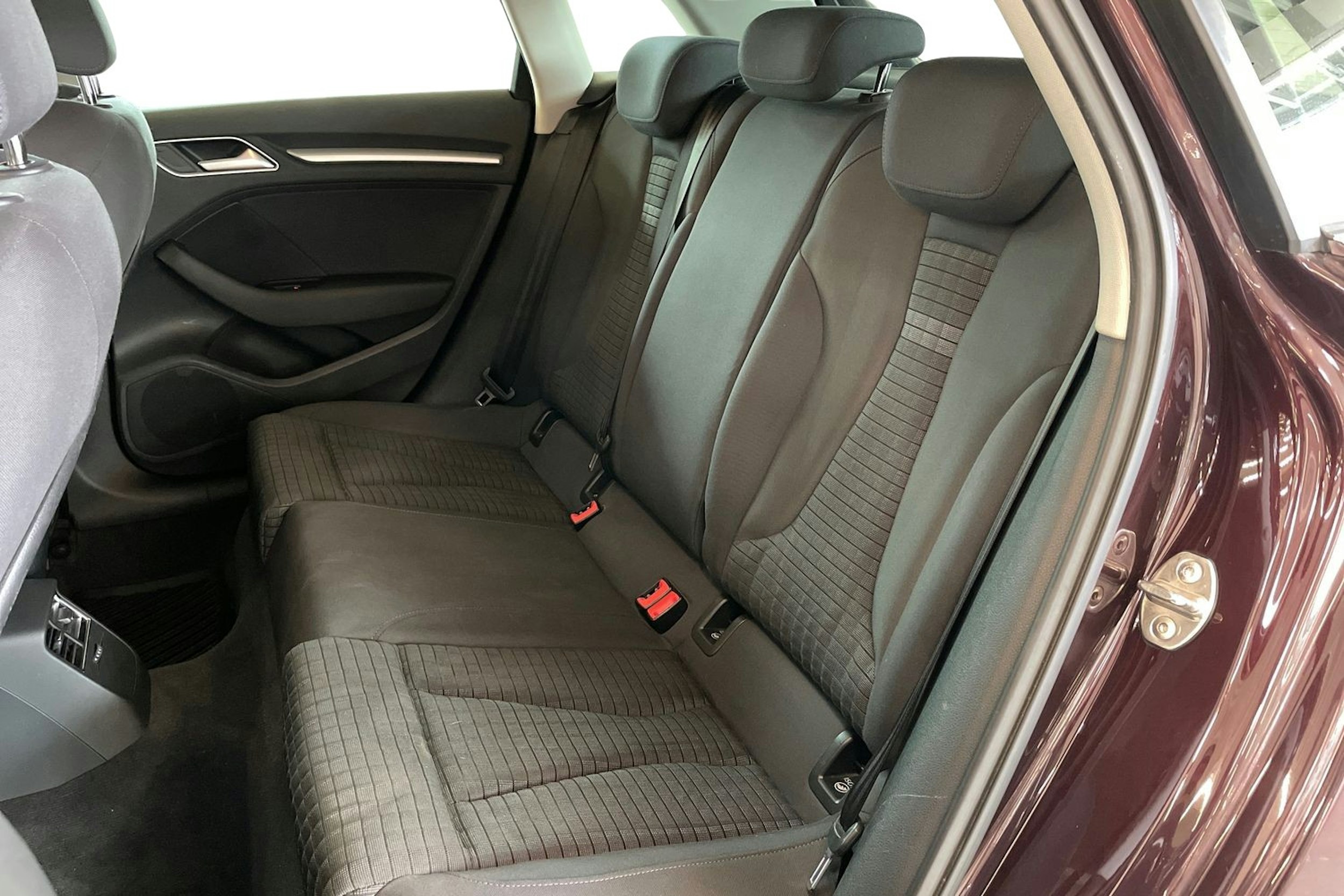 Punainen Audi A3 2013 kuva 10.