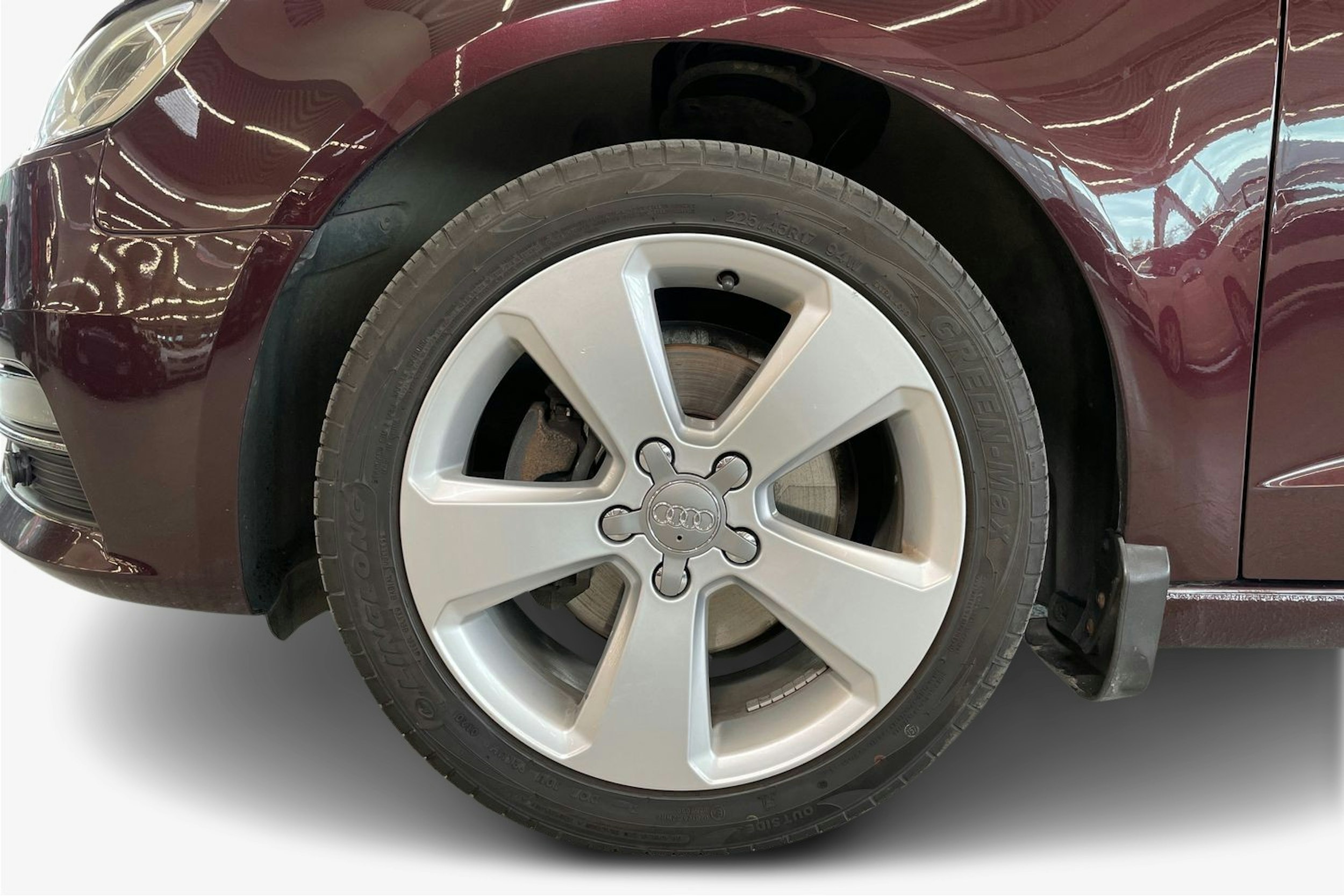 Punainen Audi A3 2013 kuva 11.