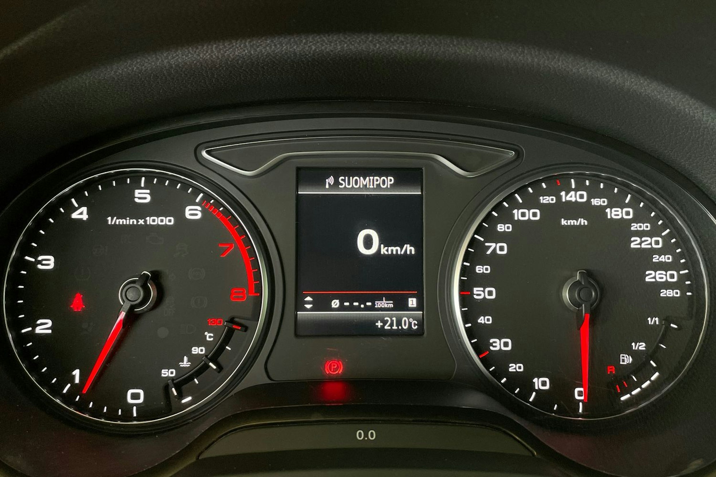 Punainen Audi A3 2013 kuva 16.